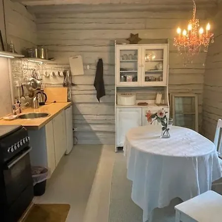 Den Lilla Röda Stugan * Kirjala