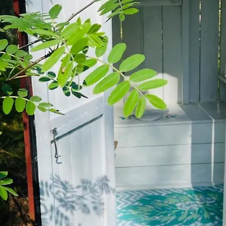 Casa de Férias Den Lilla Roeda Stugan Kirjala